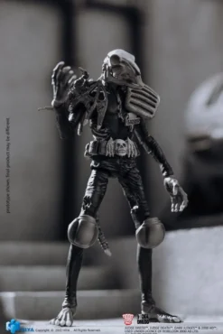 2000 AD Exquisite Mini Actionfigur 1/18 Black and White Judge Mortis