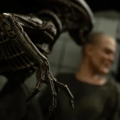 Alien 3 Ellen Ripley And Dog Alien 1/10 Statue