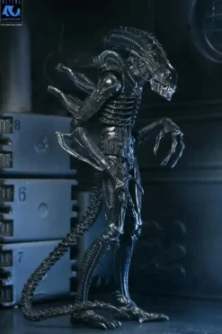 Aliens 40th Anniversary Warrior Xenomorph Black Ultimate Actionfigur
