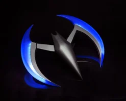 Batman Beyond Prop Replik 1/1 Batarang (Blue with Lights)