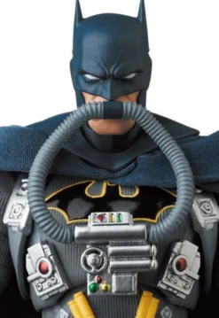 Batman Hush MAF EX Actionfigur Stealth Jumper Batman