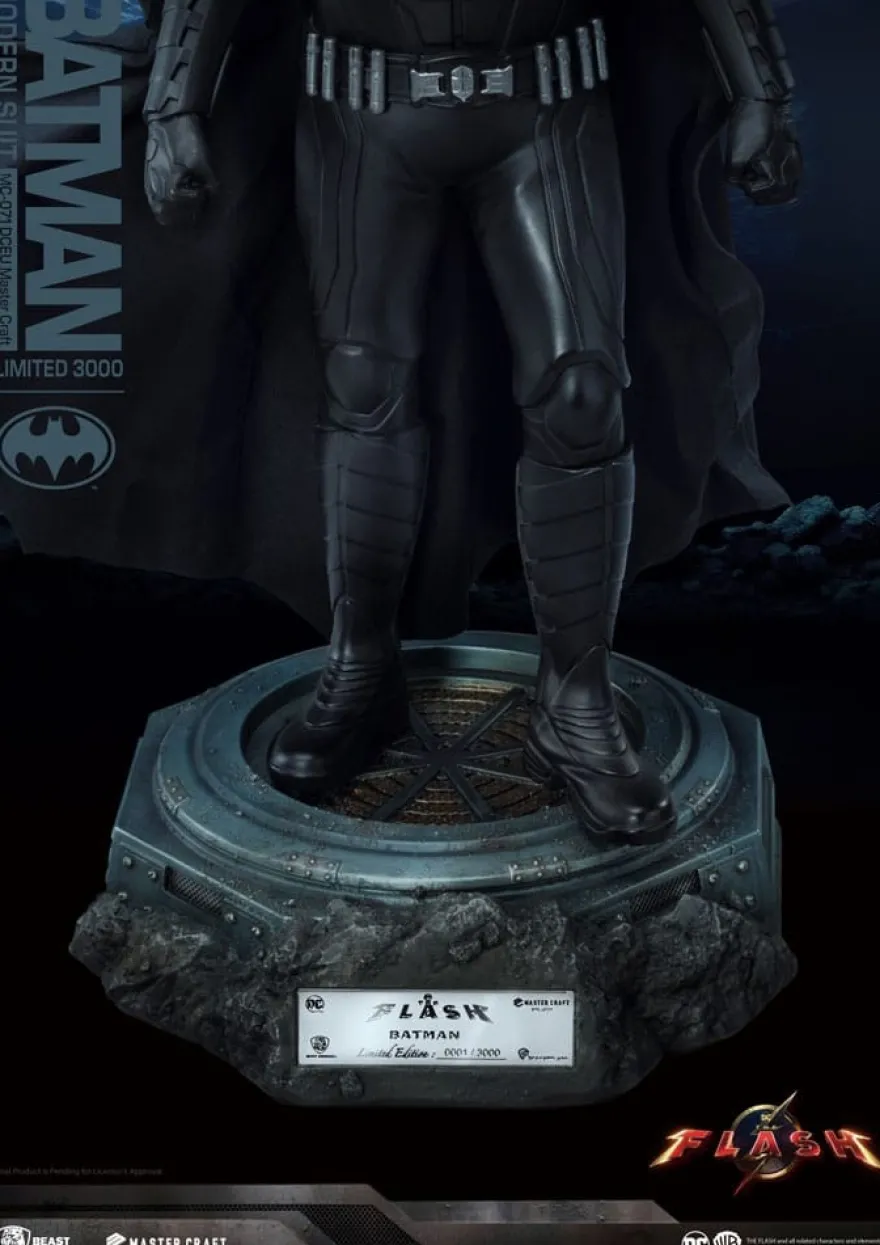 Batman Master Craft Statue Batman Modern Suit 42 cm