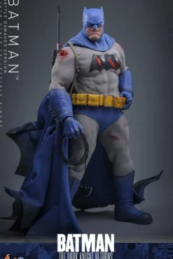 Batman: The Dark Knight Returns Comic Masterpiece Actionfigur 1/6 Batman (Battle Damaged Version)