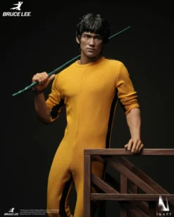 Bruce Lee (Yellow Jumpsuit) 1/6 Collectible Figure