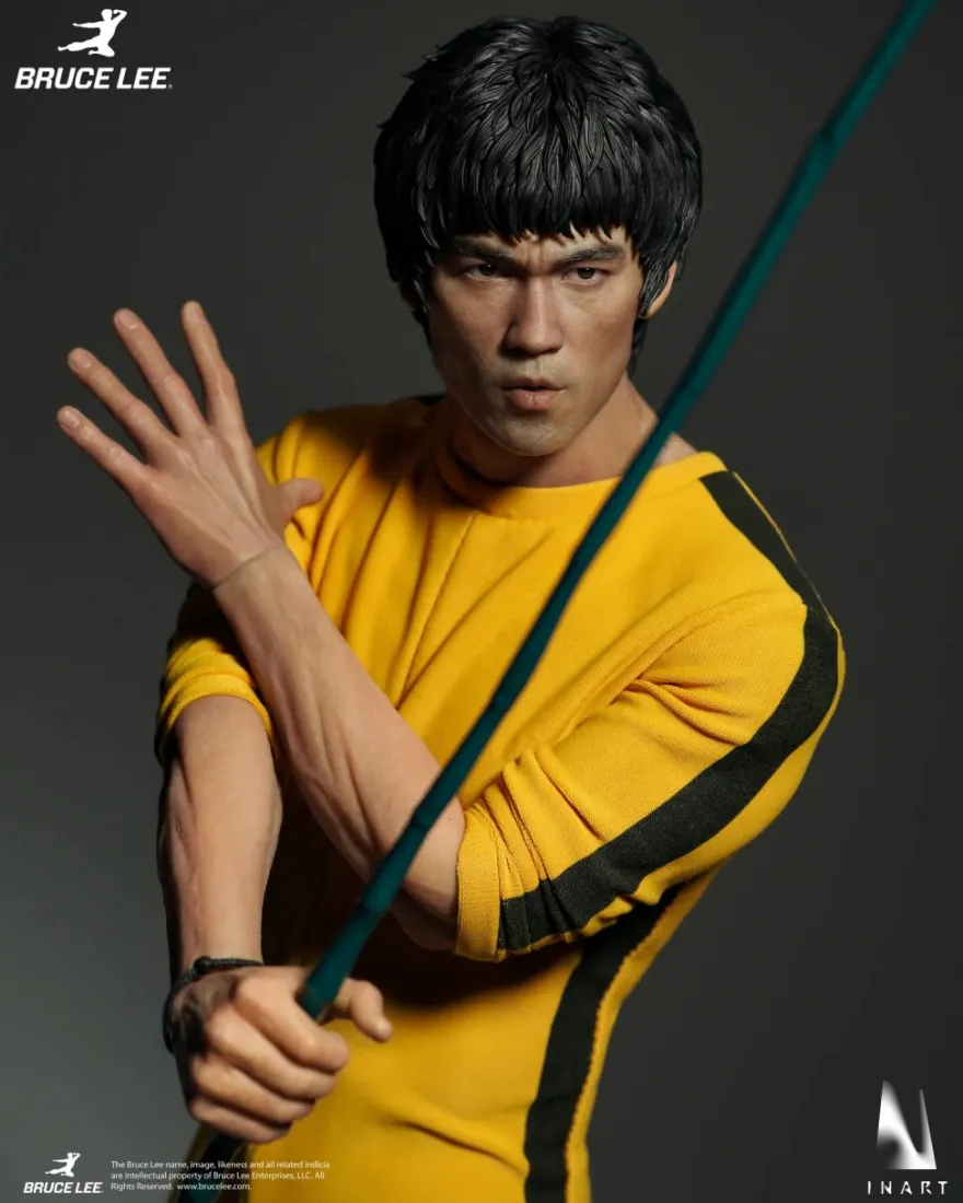 Bruce Lee (Yellow Jumpsuit) 1/6 Collectible Figure