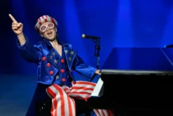 B-Ware: Elton John Retro Actionfigur Elton John (Live 1976) - Eingedrückte Verpackung