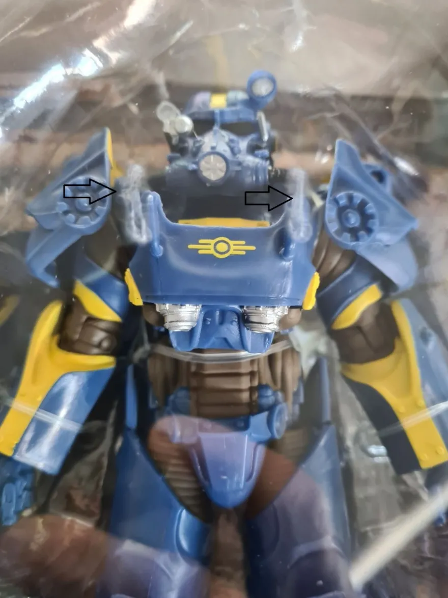 B-Ware Fallout 4 Statuen 2er-Pack T-60 Vault Tec & Sole Survivor 18 cm - defekte Verpackung