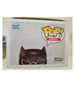 B-Ware Justice League Movie POP! Movies Vinyl Figur Batman 9 cm - schmutzige Verpackung