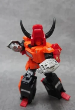 B-Ware Unique Toys War Lord Combiner UT-W03 Savagebull- defekte Verpackung