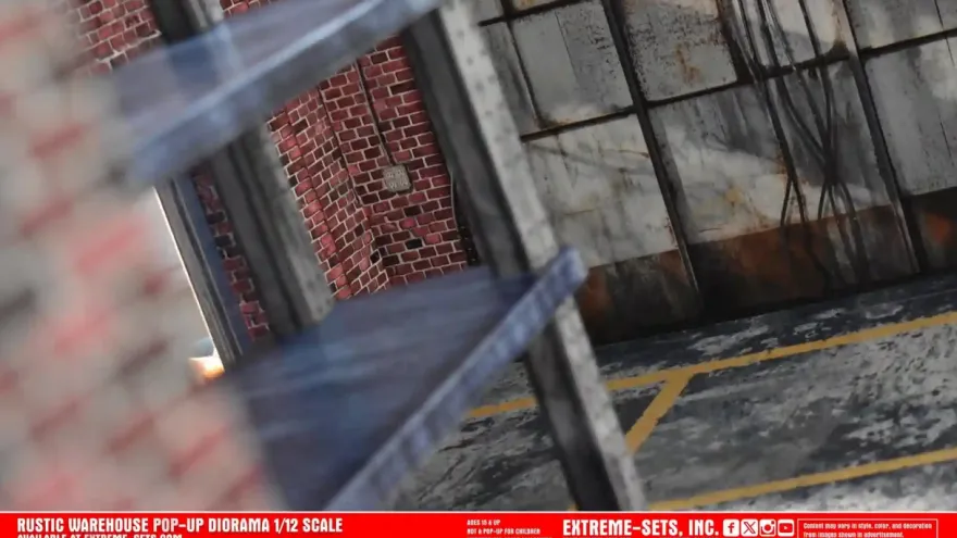 Extreme Sets Rustic Warehouse Pop-Up Diorama 1/12