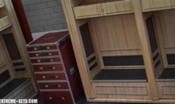 Extreme Sets Supreme Locker Room Pop-Up Diorama 1/12