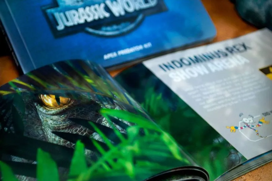 Jurassic World Geschenkbox Apex Predator Kit