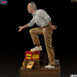 Marvel Comics Art Scale Statue 1/10 Stan Lee (Deluxe)