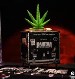 Pantera Rock Ikonz Cowboys From Hell On Tour Road Case Statue & Bühnenhintergrund Set