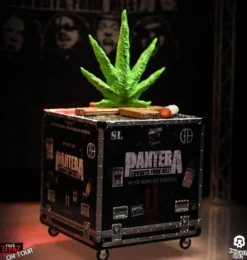 Pantera Rock Ikonz Cowboys From Hell On Tour Road Case Statue & Bühnenhintergrund Set