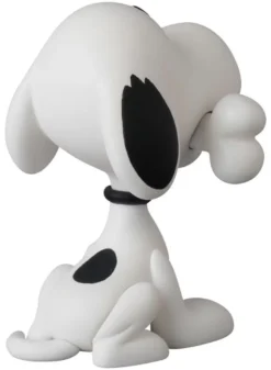 Peanuts UDF Series 20 Minifigur Snoopy with Bone 6 cm