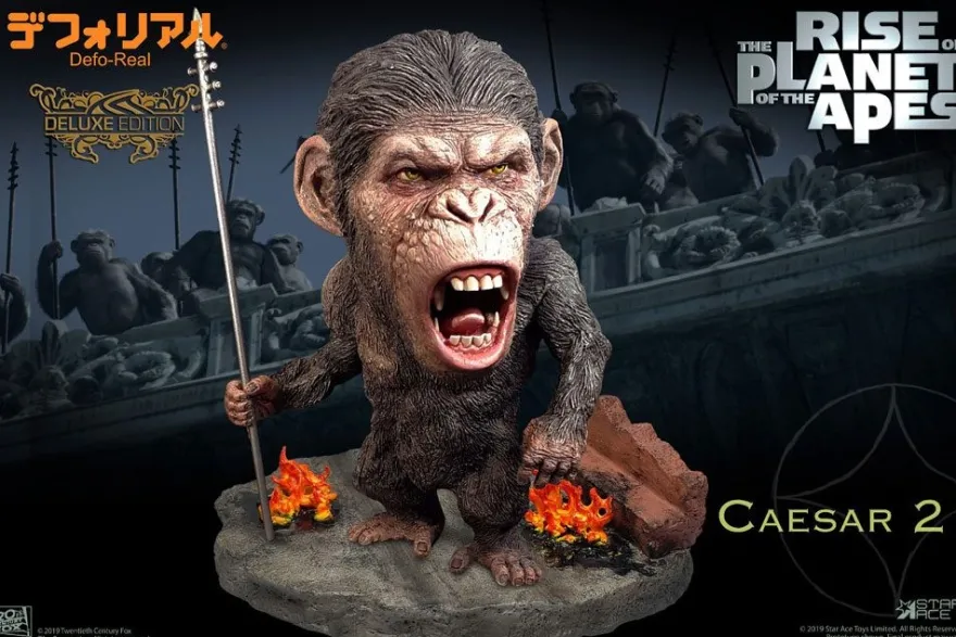 Planet der Affen: Prevolution Defo-Real Series Soft Vinyl Statue Caesar (Spear Version) Deluxe