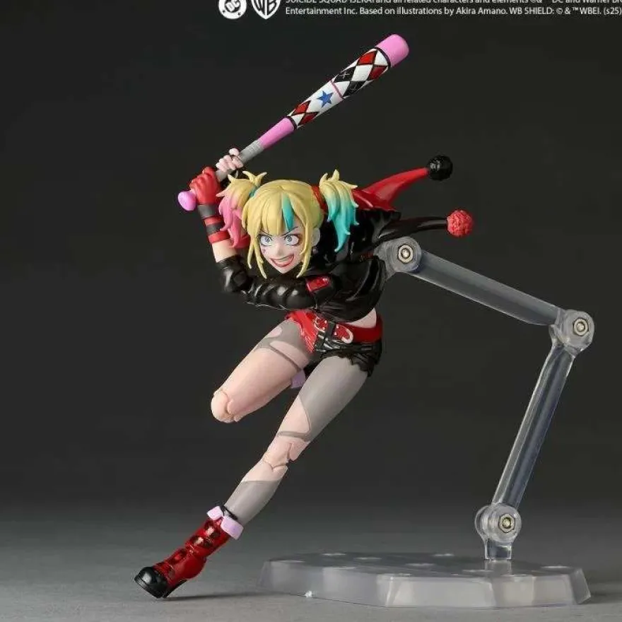 Revoltech A. Y. Harley Quinn Suicide Squad Isekai Version