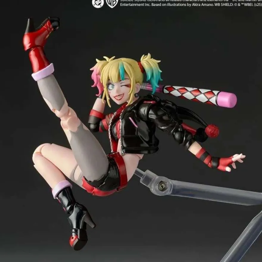 Revoltech A. Y. Harley Quinn Suicide Squad Isekai Version