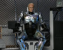 RoboCop Actionfigur Ultimate Battle Damaged RoboCop with Chair
