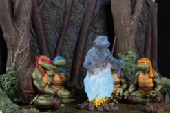 Teenage Mutant Ninja Turtles (Movie Moments) Mini Scale Diorama Splinter's Spirit 36 cm