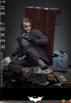 The Dark Knight DX Actionfigur 1/6 The Joker (Bank Robber Version) 30 cm