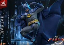 The Flash Movie Masterpiece Actionfigur 1/6 Batman (Blue & Grey Suit) Limited Edition Hot Toys Excl.
