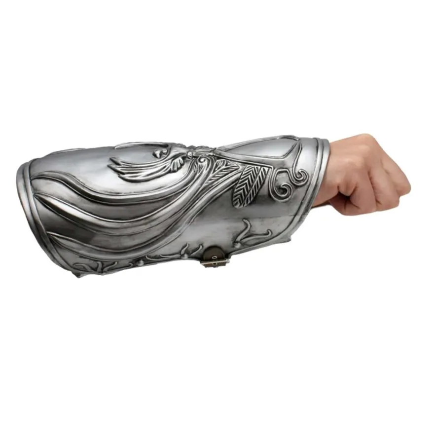 The Hidden Blade Of Ezio Auditore Role Play Gauntlet Replica Assassins Creed 2