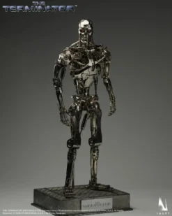 The Terminator T-800 Endoskeleton 1/6 Collectible Figure