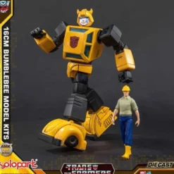 Transformers: Generation One AMK PRO Series Plastic Model Kit Bumblebee 16 cm