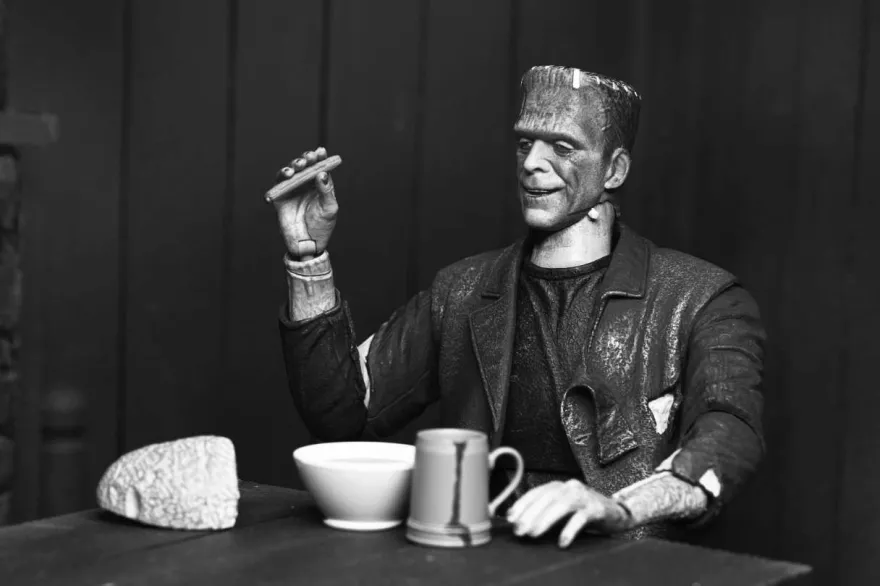 Universal Monsters Ultimate Bride of Frankenstein Actionfigur Frankenstein B&W