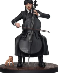 Wednesday mit Cello und Thing 15 cm